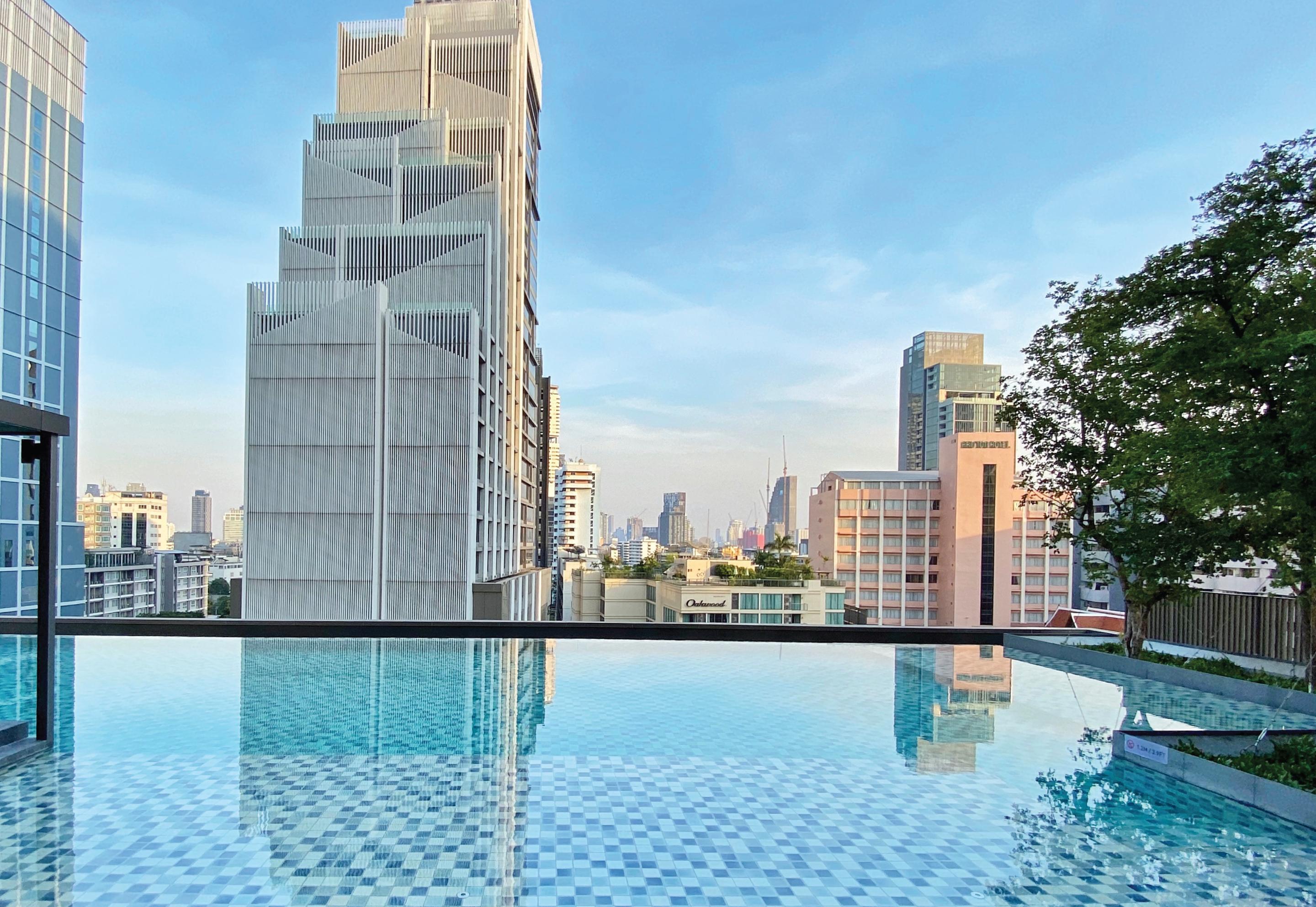 Oakwood Suites Bangkok Exterior photo